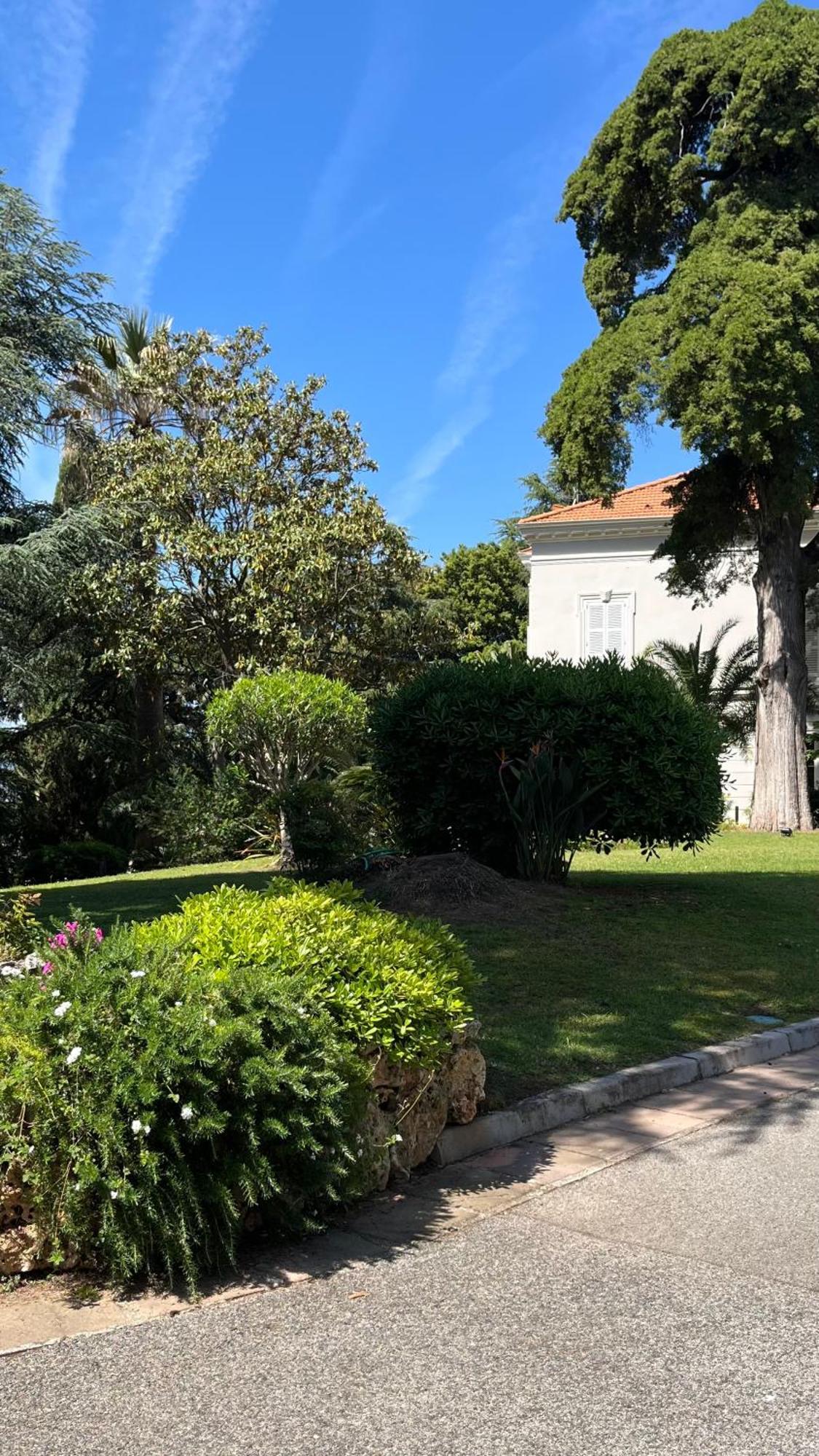 Piscine-parc-tennis Apartment Cannes